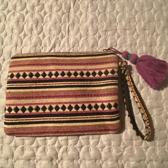 C Wristlet - Picture 3 of 4